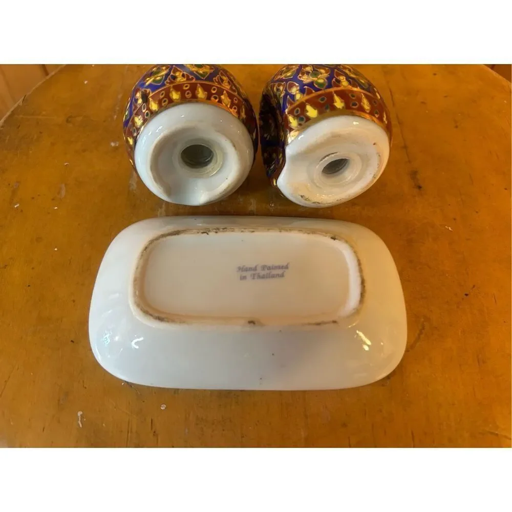 Vintage Hand Painted Thai Benjarong Gold Encrusted Porcelain Salt/Pepper Shakers